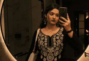 Viral mirror selfie AI photo using ChatGPT prompts